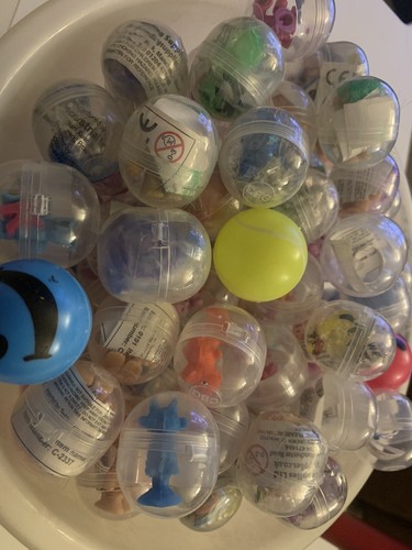 200 toy filled capsules - 200,