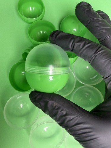 50x vending machine capsules - machine,