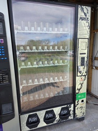 Selection can bottle cold - &,